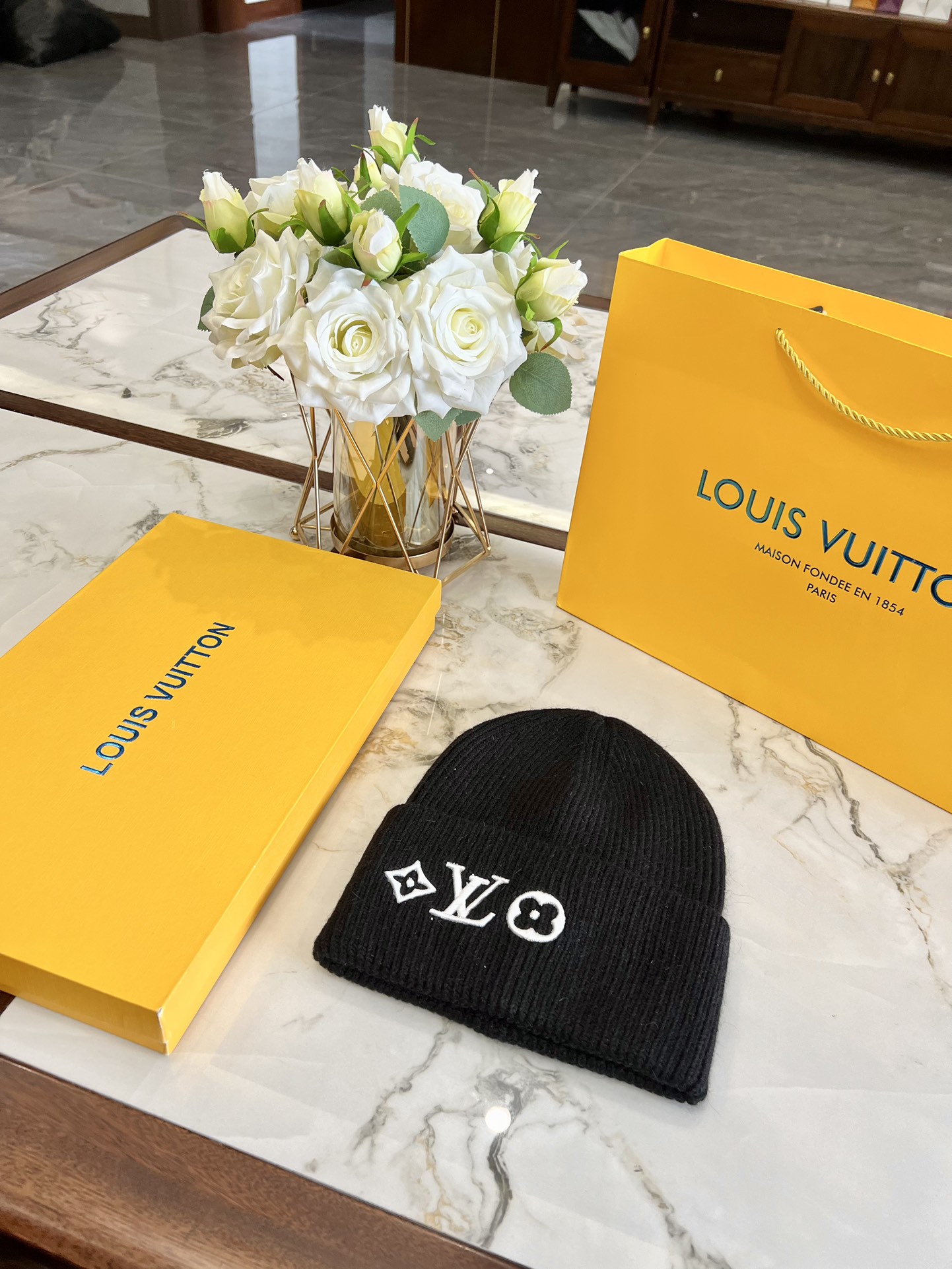 LV hat model 16